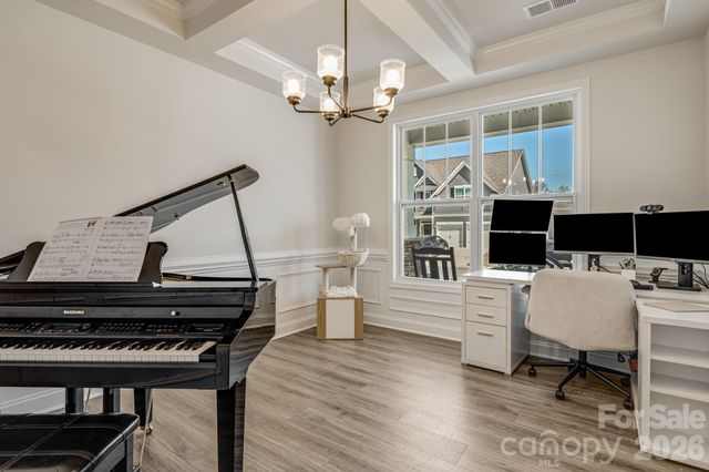 574 Fox Cove Road, Hendersonville, NC 28792