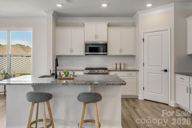 574 Fox Cove Road, Hendersonville, NC 28792