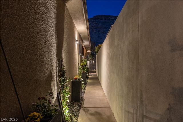 10118 Copper Edge Road, Las Vegas, NV 89148