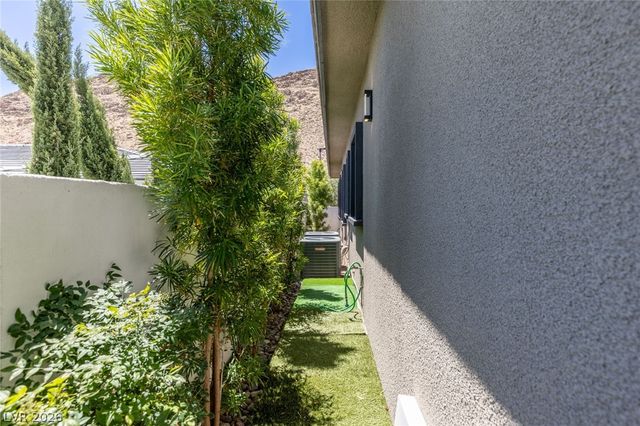 10118 Copper Edge Road, Las Vegas, NV 89148