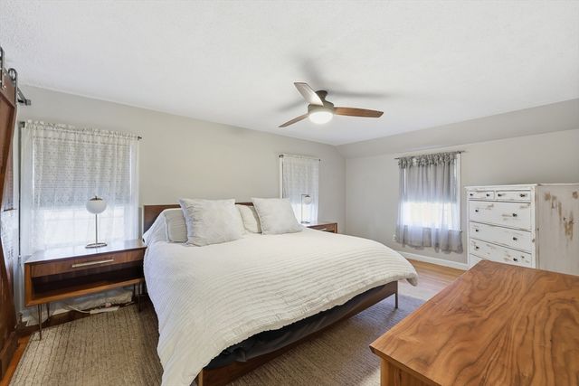 145 Chalmers St, Springfield, MA 01118
