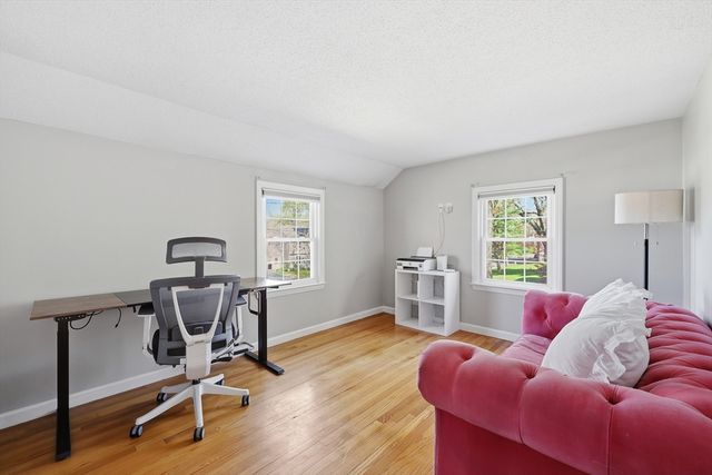 145 Chalmers St, Springfield, MA 01118