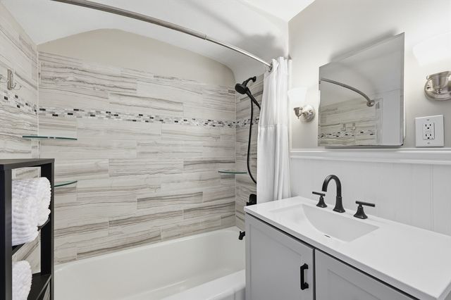 145 Chalmers St, Springfield, MA 01118