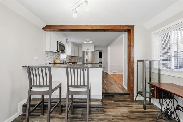145 Chalmers St, Springfield, MA 01118