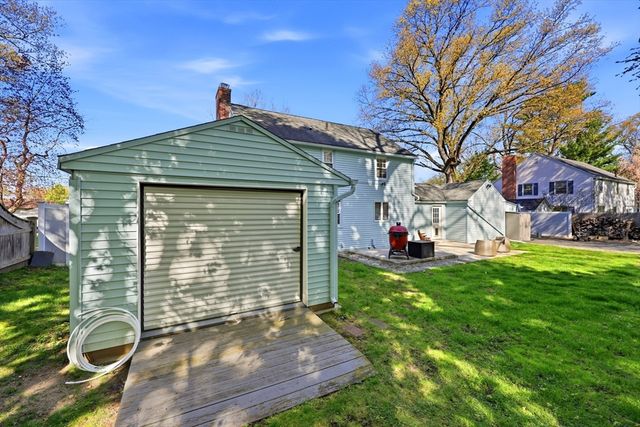 145 Chalmers St, Springfield, MA 01118