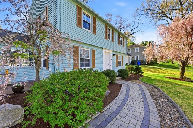 145 Chalmers St, Springfield, MA 01118
