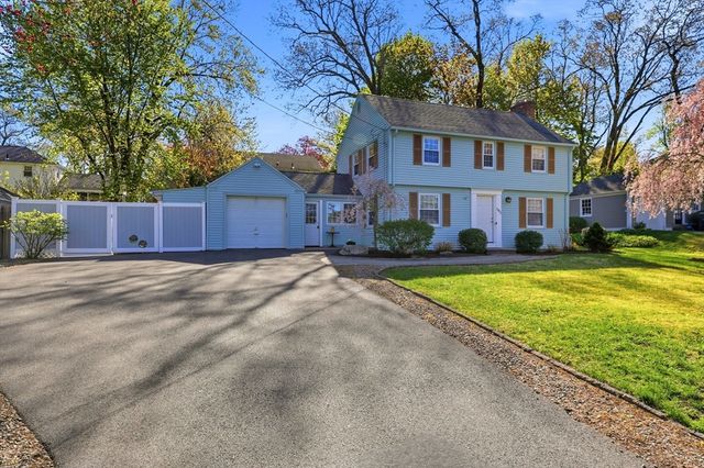145 Chalmers St, Springfield, MA 01118