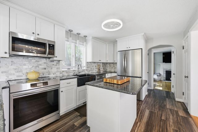 145 Chalmers St, Springfield, MA 01118