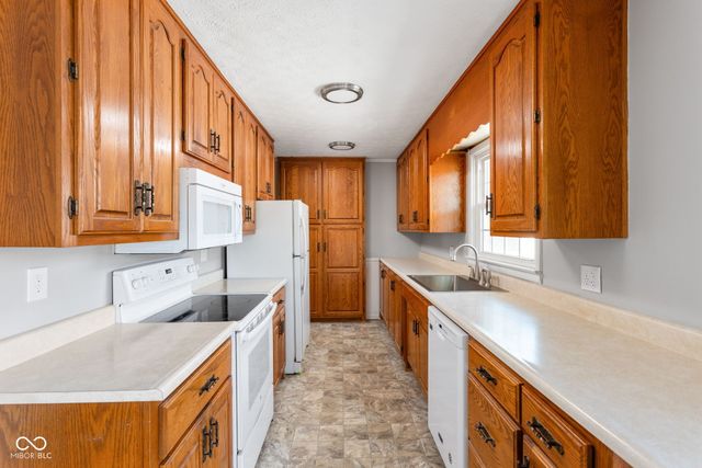 1444 N Mill Creek Road, Noblesville, IN 46062