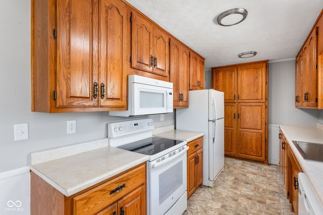 1444 N Mill Creek Road, Noblesville, IN 46062