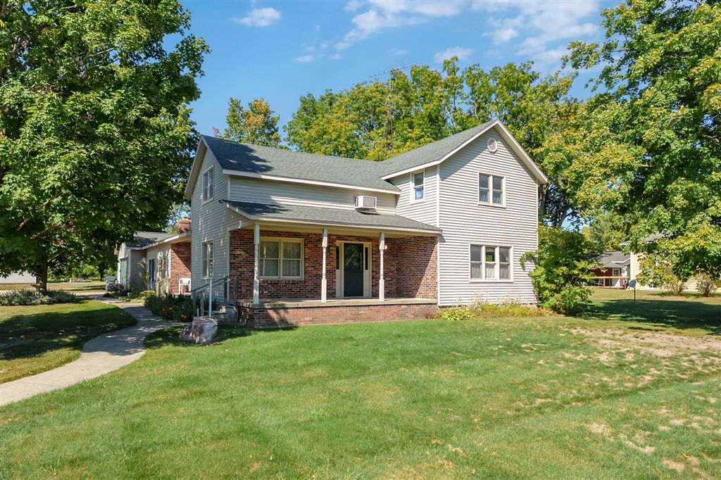 508 N Van Buren Street, Bloomingdale, MI 49026