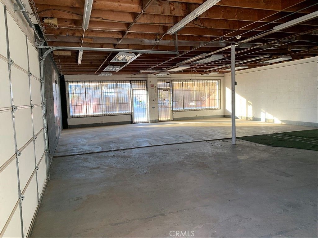 Image 6 of property listing at 15369 7th Street, Victorville, CA 92395