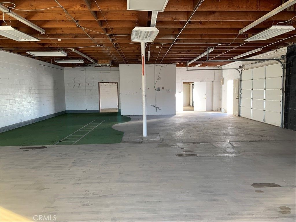 Image 7 of property listing at 15369 7th Street, Victorville, CA 92395