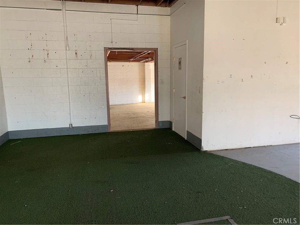 Image 9 of property listing at 15369 7th Street, Victorville, CA 92395