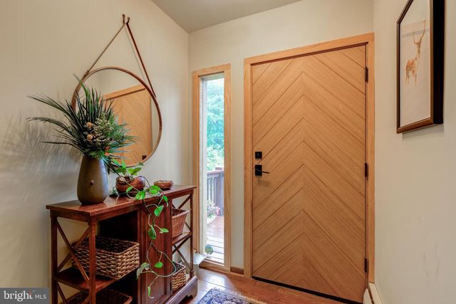 47 STONEY BANK RD, Glen Mills, PA 19342