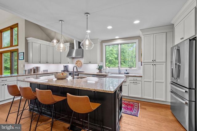 47 STONEY BANK RD, Glen Mills, PA 19342
