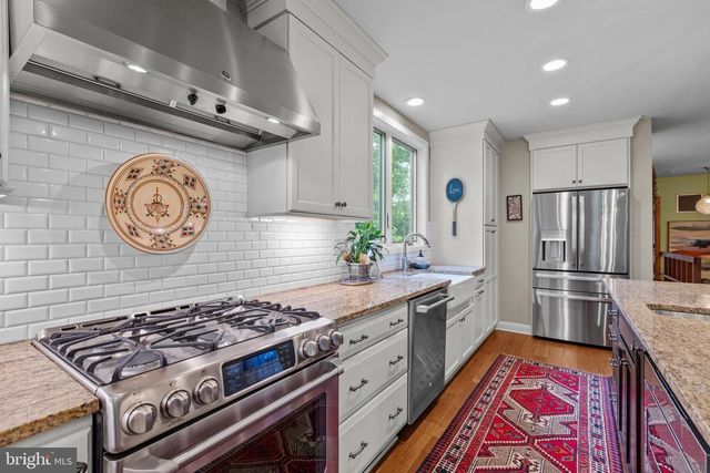 47 STONEY BANK RD, Glen Mills, PA 19342