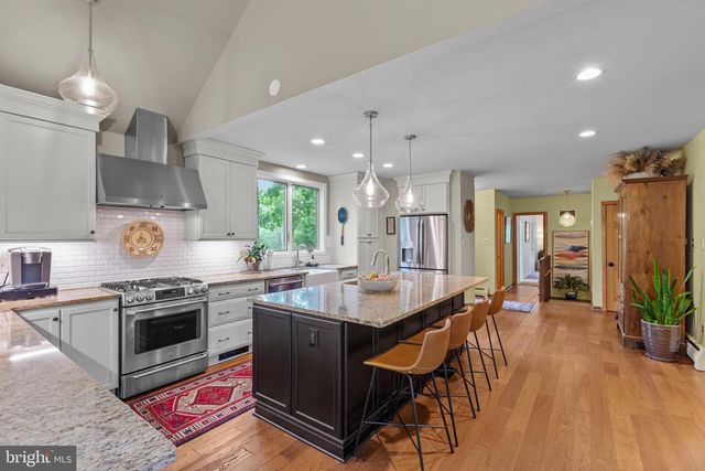 47 STONEY BANK RD, Glen Mills, PA 19342