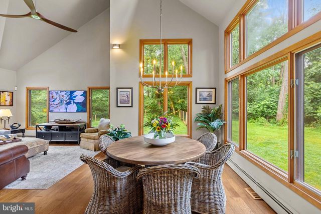 47 STONEY BANK RD, Glen Mills, PA 19342