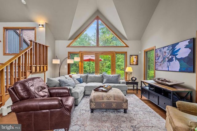 47 STONEY BANK RD, Glen Mills, PA 19342