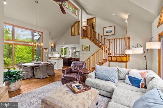 47 STONEY BANK RD, Glen Mills, PA 19342