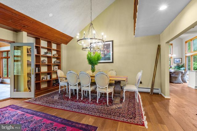47 STONEY BANK RD, Glen Mills, PA 19342