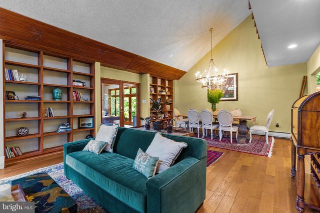 47 STONEY BANK RD, Glen Mills, PA 19342