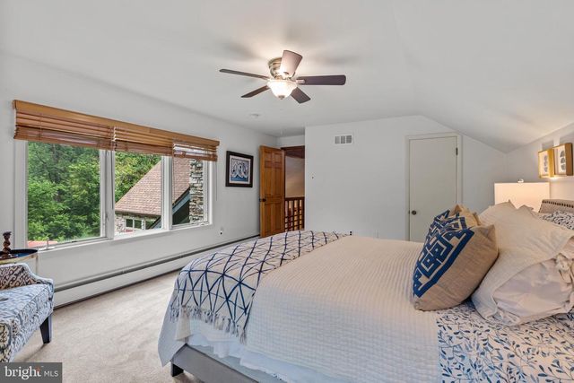 47 STONEY BANK RD, Glen Mills, PA 19342
