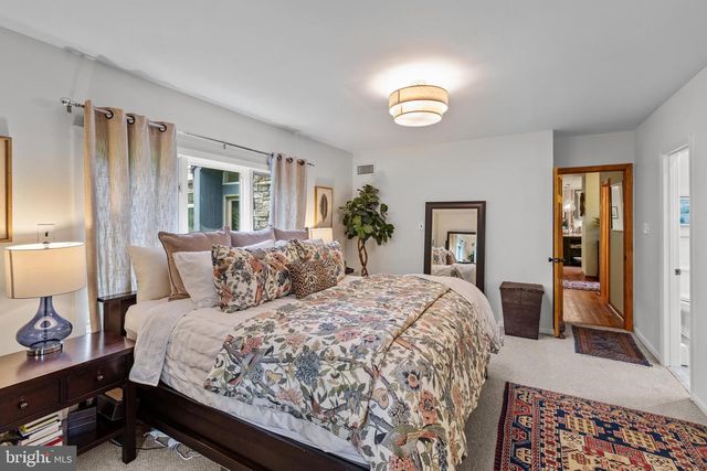 47 STONEY BANK RD, Glen Mills, PA 19342