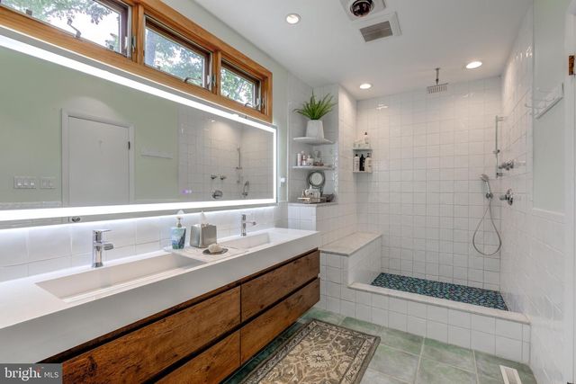 47 STONEY BANK RD, Glen Mills, PA 19342