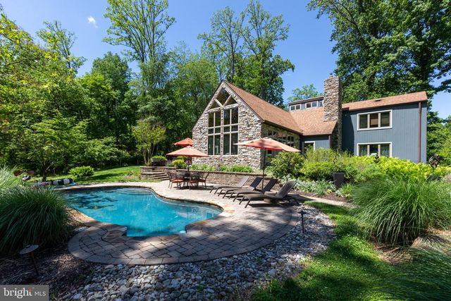 47 STONEY BANK RD, Glen Mills, PA 19342
