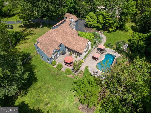 47 STONEY BANK RD, Glen Mills, PA 19342