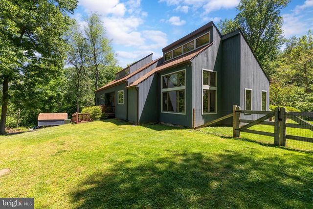 47 STONEY BANK RD, Glen Mills, PA 19342