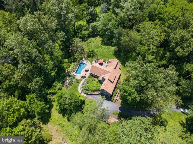 47 STONEY BANK RD, Glen Mills, PA 19342