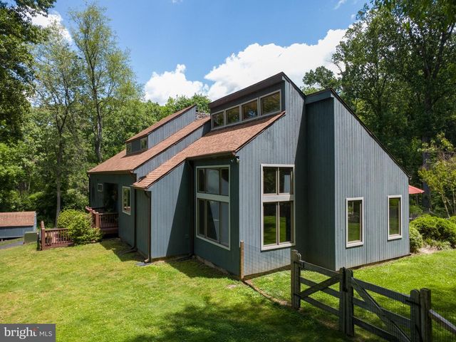 47 STONEY BANK RD, Glen Mills, PA 19342