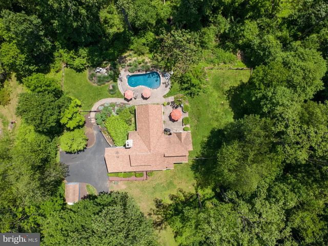 47 STONEY BANK RD, Glen Mills, PA 19342