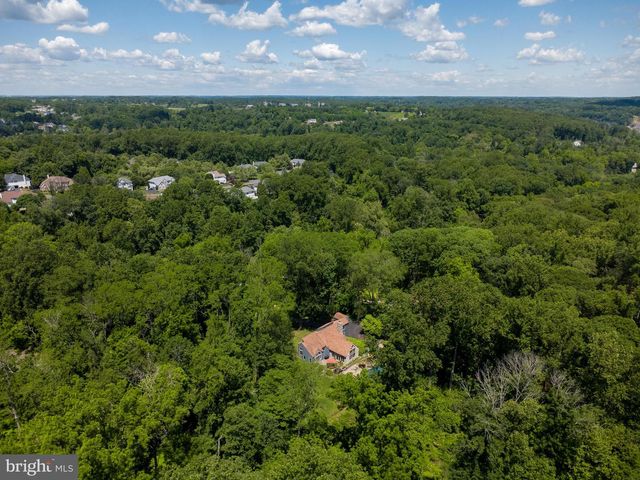 47 STONEY BANK RD, Glen Mills, PA 19342