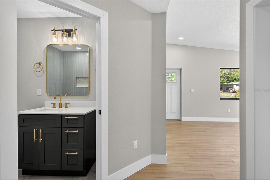 Image 11 of property listing at 3512 W MCELROY AVENUE, Tampa, FL 33611