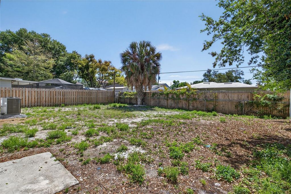 Image 31 of property listing at 3512 W MCELROY AVENUE, Tampa, FL 33611