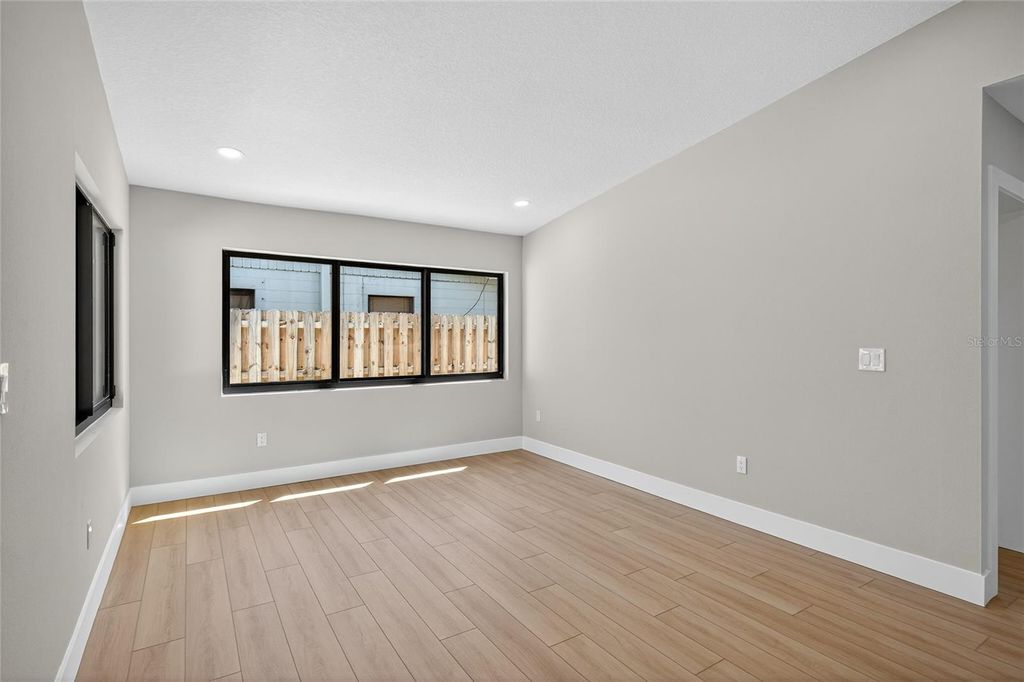 Image 8 of property listing at 3512 W MCELROY AVENUE, Tampa, FL 33611