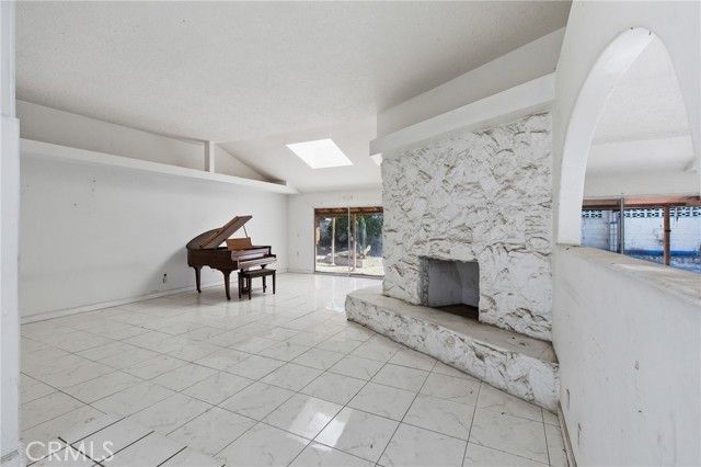 25021 Daisy, Loma Linda, CA 92354