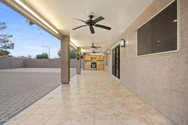 7775 N 52ND Drive, Glendale, AZ 85301