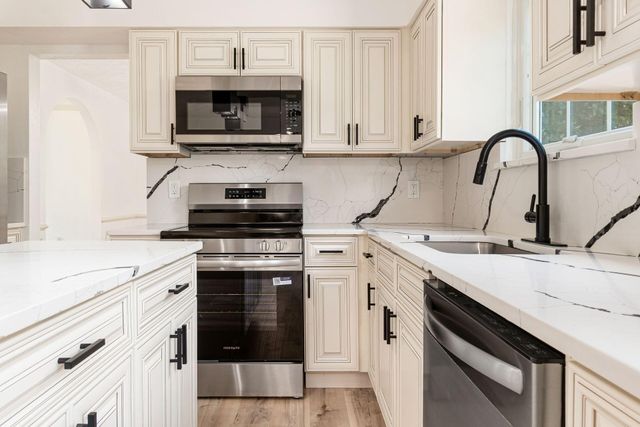 1466 Weybridge Road, Columbus, OH 43220
