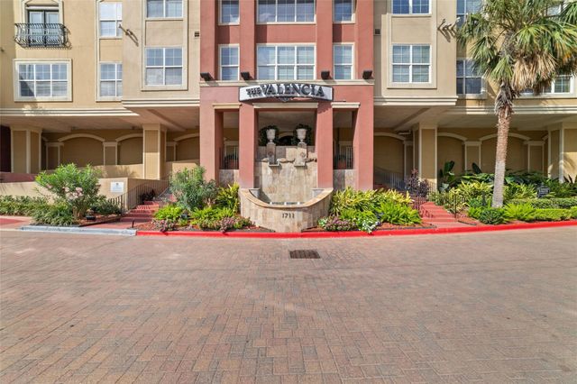 1711 Old Spanish Trail 408, Houston, TX 77054