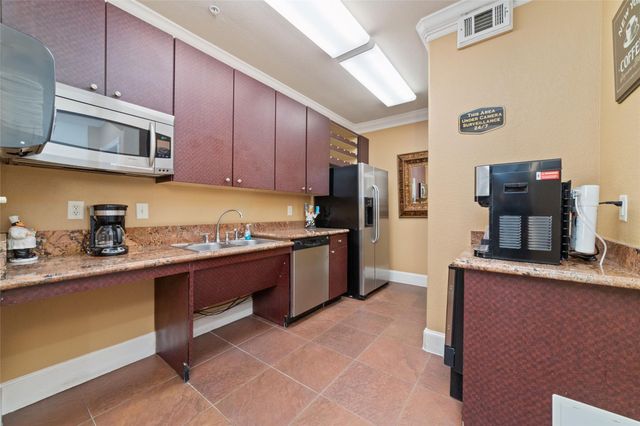 1711 Old Spanish Trail 408, Houston, TX 77054