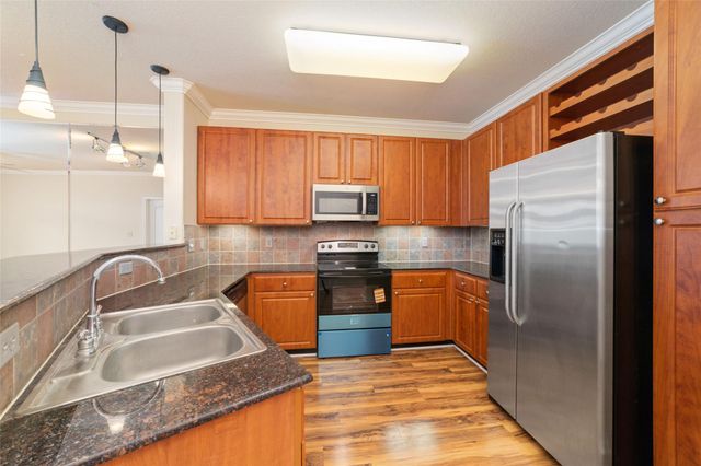 1711 Old Spanish Trail 408, Houston, TX 77054