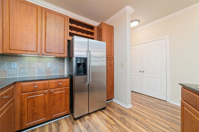 1711 Old Spanish Trail 408, Houston, TX 77054