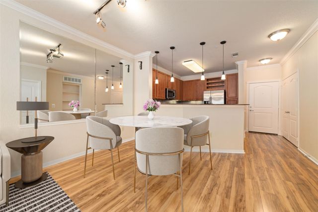 1711 Old Spanish Trail 408, Houston, TX 77054