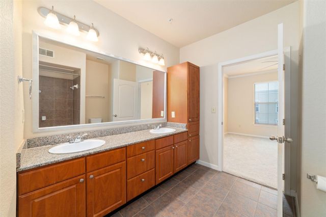 1711 Old Spanish Trail 408, Houston, TX 77054