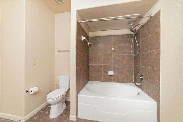 1711 Old Spanish Trail 408, Houston, TX 77054